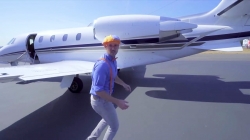 بلیپی و تجربه پرواز با جت شخصی